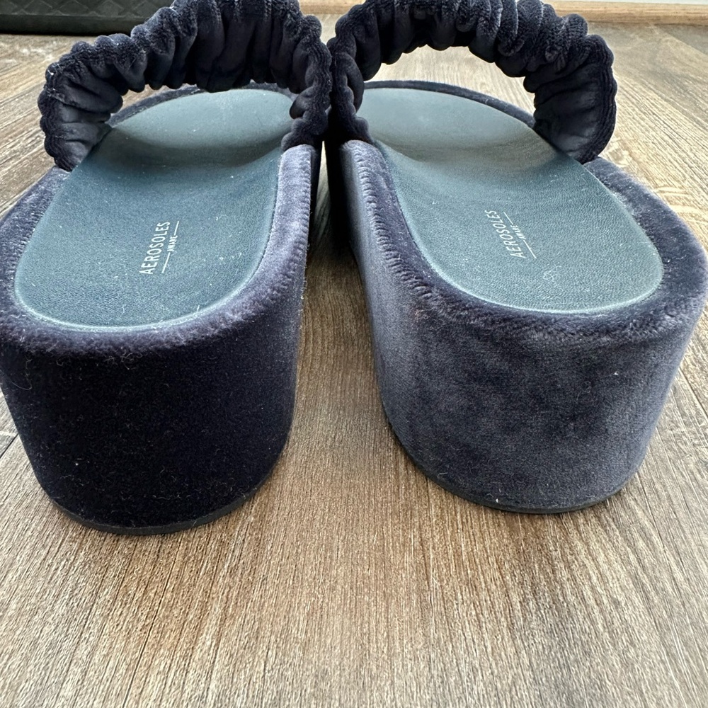 AEROSOLES navy crushed velvet slides size 8 - Picture 5 of 7